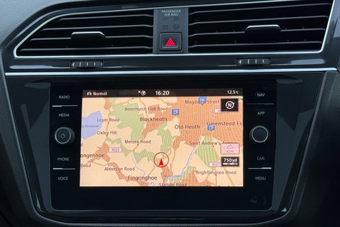 Volkswagen Tiguan R-LINE TECH TDI 4MOTION DSG -TOWBAR -ELECTRIC TAILGATE -KEYLESS -CARPLAY 40