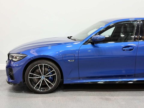 BMW 3 Series 2.0 330e 12kWh M Sport Saloon 4dr Petrol Plug-in Hybrid Auto Euro 6 (s/s) ( 14