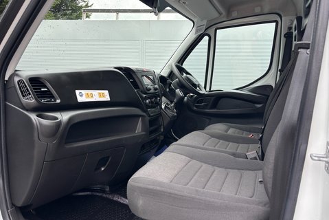 Iveco Daily 35C14HB Hi-Matic Luton with Tail Lift 14