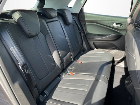 Vauxhall Grandland X 1.2 Turbo Elite Nav 5dr 38