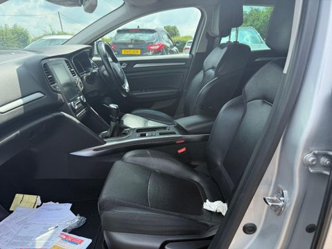 Renault Megane 1.6 dCi Signature Nav Hatchback 5dr Diesel Manual Euro 6 (s/s) (130 ps) 11