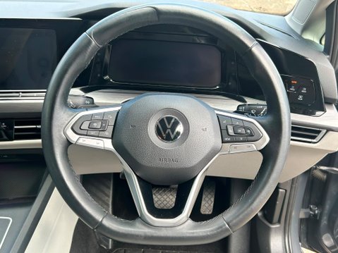 Volkswagen Golf STYLE ETSI DSG 17