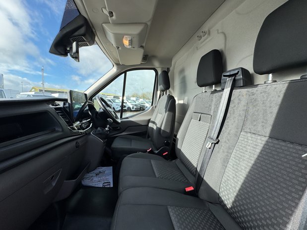 Ford Transit LWB L3H2 [SOLD CM] Medium Roof Limited 350 Air Con Sensors EURO 6 13