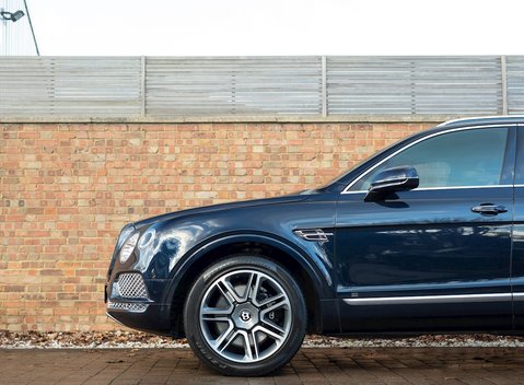 Bentley Bentayga V8 29