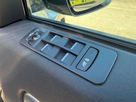 Land Rover Discovery Sport 2.0 Discovery Sport HSE TD4 4WD 5dr 32