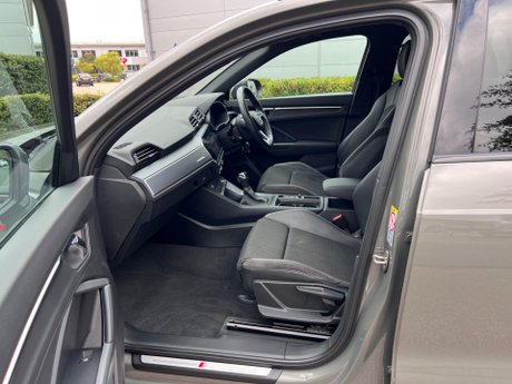 Audi Q3 2.0 TFSI 40 S line S Tronic quattro Euro 6 (s/s) 5dr 32
