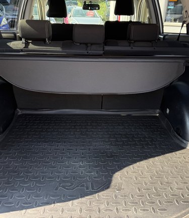 Toyota Rav 4 D-4D BUSINESS EDITION LOOK! 37000 MILES! 1 OWNER! SAT NAVIGATION 3