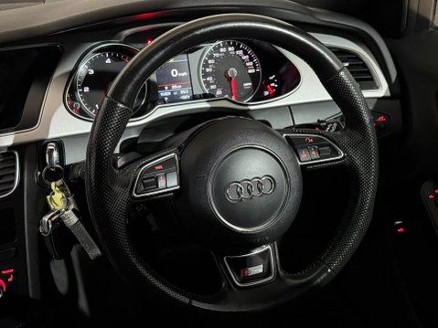 Audi A4 AVANT TDI S LINE START/STOP 13