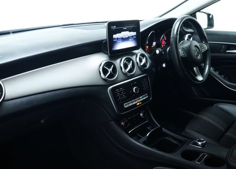 Mercedes-Benz GLA 1.6 GLA180 Urban Edition SUV 5dr Petrol 7G-DCT Euro 6 (s/s) (122 ps) 47