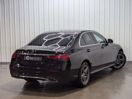 Mercedes-Benz E Class 2.0 E 300 AMG Line de Auto 4dr 31