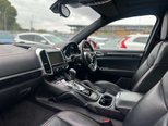 Porsche Cayenne 3.0 TD V6 SUV 5dr Diesel TiptronicS 4WD Euro 6 (s/s) (262 ps) 32