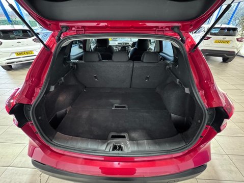 Nissan Qashqai 1.3 DIG-T N-Connecta Euro 6 (s/s) 5dr 32