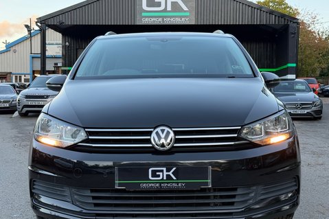 Volkswagen Touran SE TDI BMT -APPLE CAR PLAY-£35 ROAD TAX -9 SERVICES -PARK PILOT-240V SOCKET 12