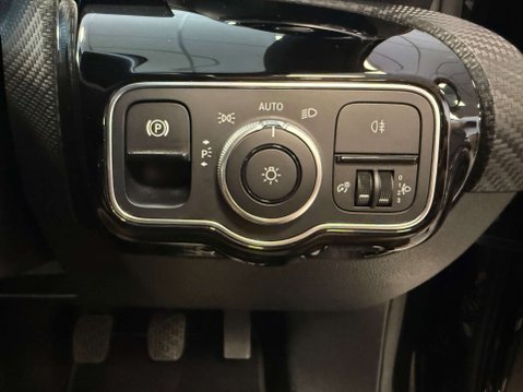 Mercedes-Benz A Class 1.3 A 180 SE 5dr 35