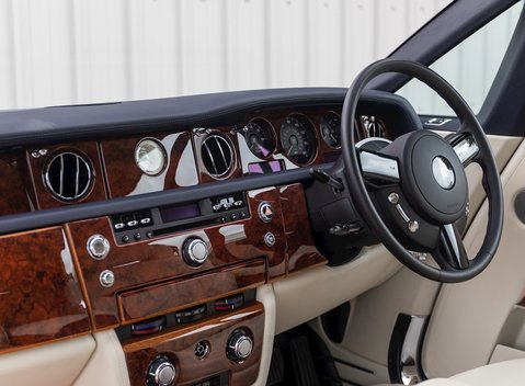 Rolls-Royce Phantom Drophead Coupe 18