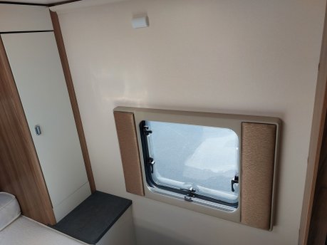 Swift Escape 694 2022 8