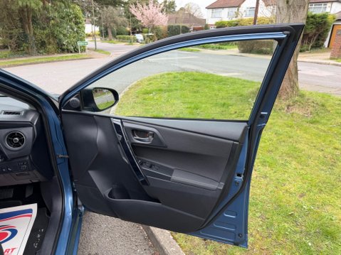 Toyota Auris 1.2 VVT-i Excel CVT Euro 6 (s/s) 5dr (Safety Sense) 62