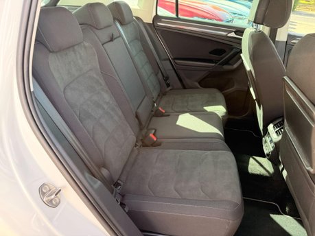 Volkswagen Tiguan 2.0 TDI SEL DSG Euro 6 (s/s) 5dr 25