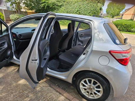 Toyota Yaris 1.5 VVT-h Icon Tech E-CVT Euro 6 (s/s) 5dr 67