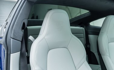 Porsche 911 Carrera GTS (992) 13
