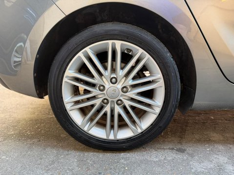 Kia Carens 1.7 CRDi 3 Euro 6 (s/s) 5dr 23