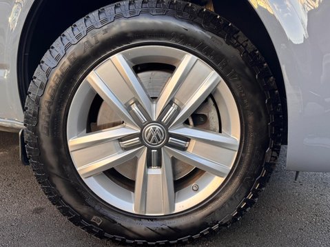 Volkswagen Transporter T32 TDI KOMBI HIGHLINE 4MOTION 39