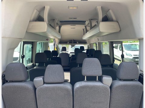Ford Transit 2.2 TDCi 460 HDT L4 H3 4dr (18 seats) 13