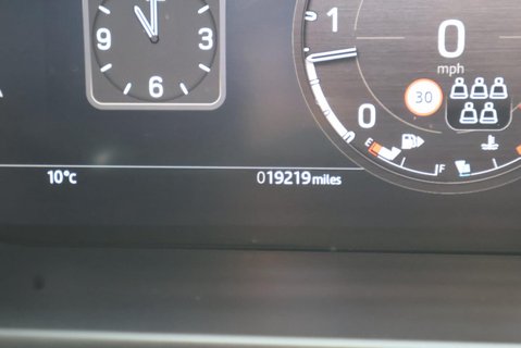 Land Rover Defender 110 D300 X-DYNAMIC HSE 7 SEATER  PRICE MATCH OFFER PREMIUM COLOUR  26