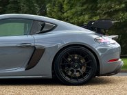 Porsche 718 CAYMAN GT4 RS PDK 11