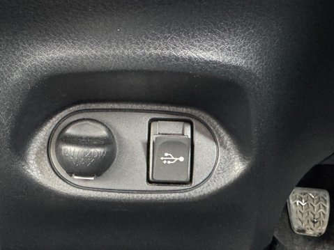 Toyota Yaris 1.5 VVT-i Icon Tech Euro 6 5dr 18