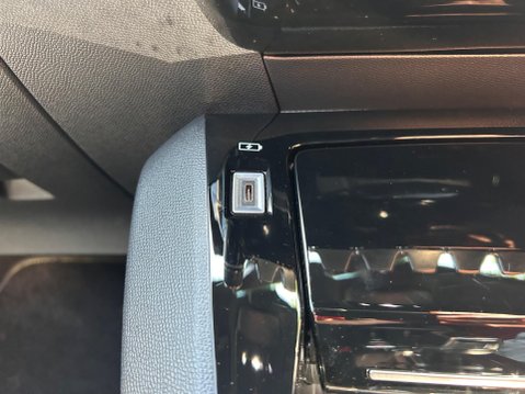 Peugeot 208 GT LINE 29