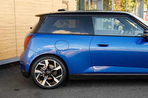 Mini Hatch SE EXCLUSIVE 8
