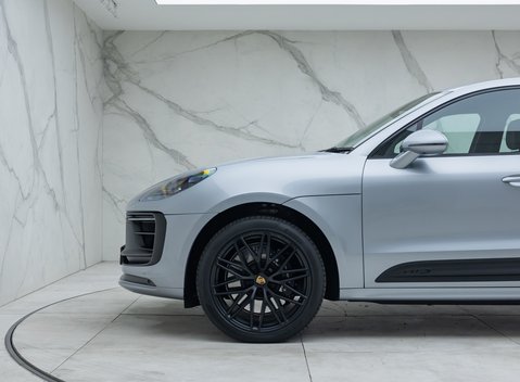 Porsche Macan GTS 32