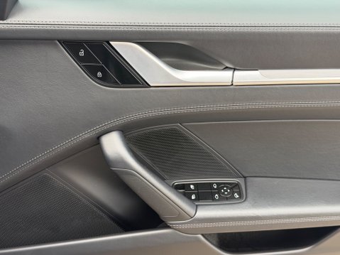 Porsche 911 CARRERA 4S PDK 17