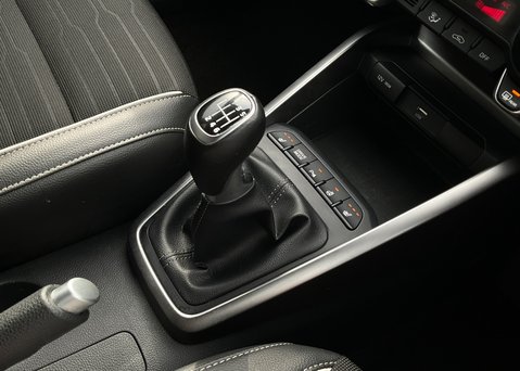 Kia Stonic 1.0 T-GDi 48V GT-Line S 14
