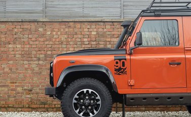 Land Rover Defender 90 Adventure Edition 26
