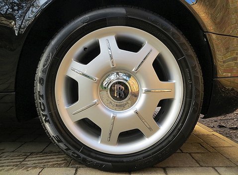 Rolls-Royce Phantom Drophead Coupe 9