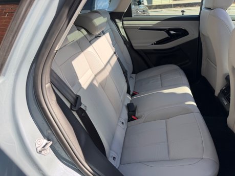 Land Rover Range Rover Evoque 2.0 D200 MHEV SE SUV 5dr Diesel Auto 4WD Euro 6 (s/s) (204 ps) 39