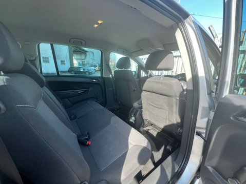 Vauxhall Zafira 1.7 EXCLUSIV CDTI 33