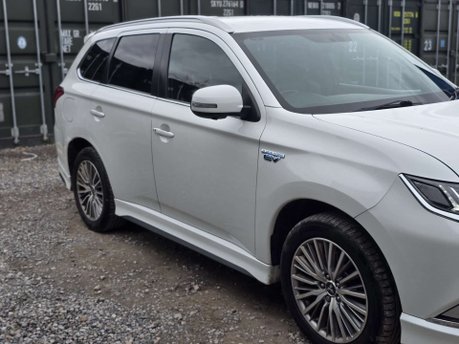 Mitsubishi Outlander 2.4h TwinMotor 13.8kWh Exceed SUV 5dr Petrol Plug-in Hybrid CVT 4WD Euro 6  27