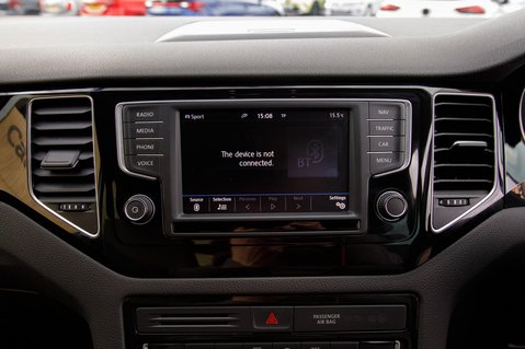 Volkswagen Golf SV GT TSI 22