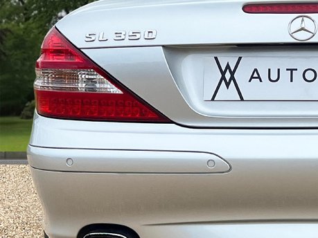 Mercedes-Benz SL Series SL350 23
