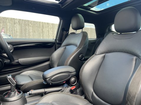 Mini Hatch 2.0 Cooper S Sport Hatchback 3dr Petrol Steptronic Euro 6 (s/s) (192 ps) 15