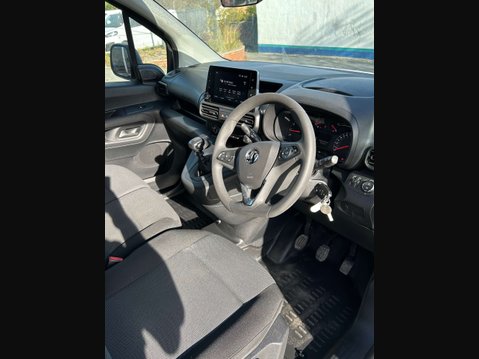 Vauxhall Combo 1.5 Turbo D 2300 Pro Panel Van 5dr Diesel Manual L1 H1 Euro 6 (s/s) (100 ps 3