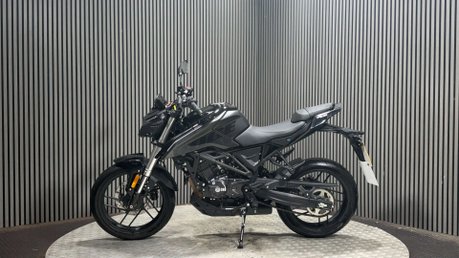 Voge R 2025 ONLY 913 MILES GREAT RUNNING PROJECT BIKE SPARES OR REPAIR 4
