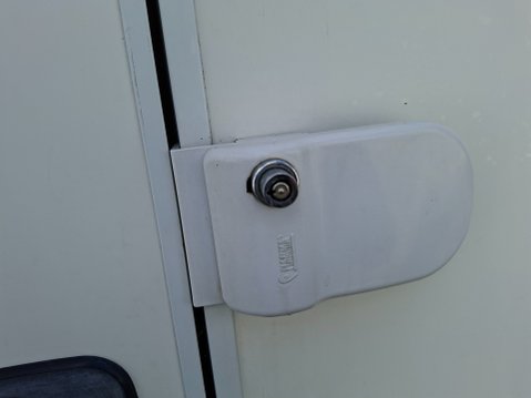 Auto-Trail Cheyenne 740s E 15