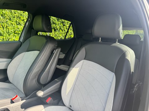Volkswagen ID.3 (Sold) Pro Performance 58kWh Life Hatchback 5dr Electric Auto (204 ps) 8