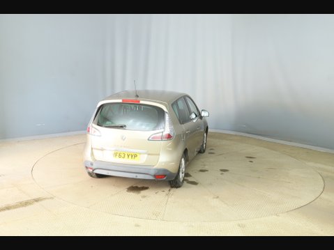 Renault Scenic DYNAMIQUE TOMTOM VVT 6