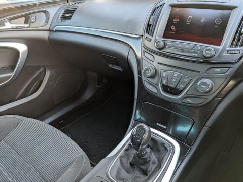 Vauxhall Insignia 2.0 CDTi ecoFLEX SRi Nav Euro 5 (s/s) 5dr 10