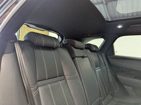 Land Rover Range Rover Velar 3.0 Range Rover Velar R-Dynamic HSE D300 Auto 4WD 5dr 34